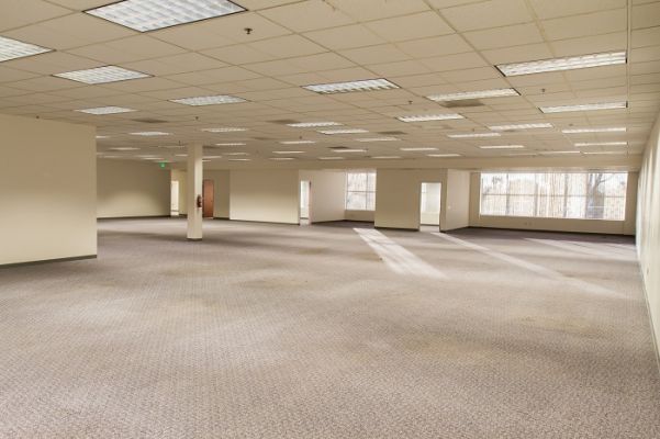 25978 Business Center Drive - Showroom